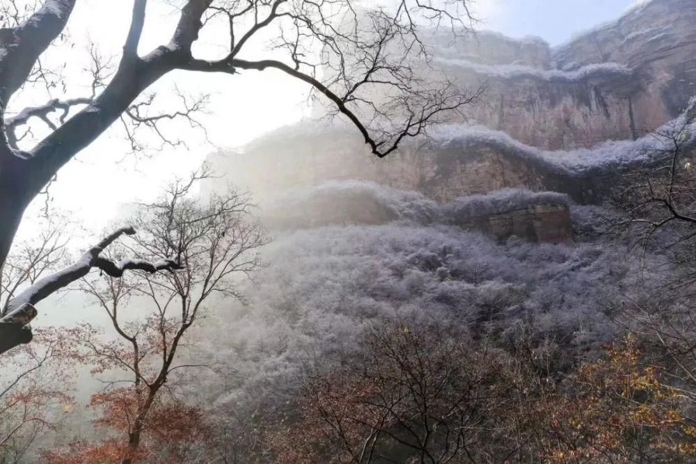 峡谷就像|太行大峡谷的冬日美景，五彩斑斓，惊喜不断！