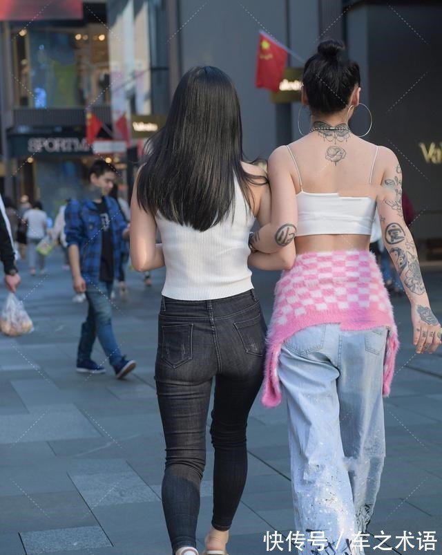 穿搭 又美又撩的打底裤穿搭,版型风格精致轻柔,好有创意!