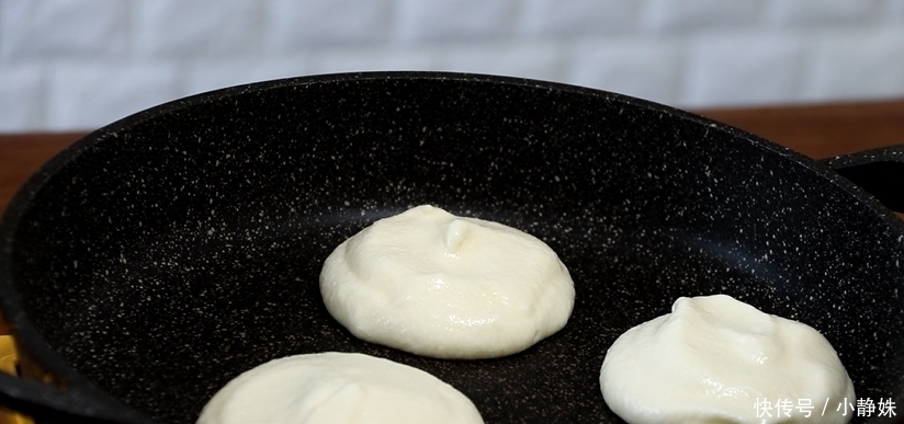 平底锅|不加泡打粉,不用发酵,这样做的小蛋糕超好吃,一个平底锅就搞定