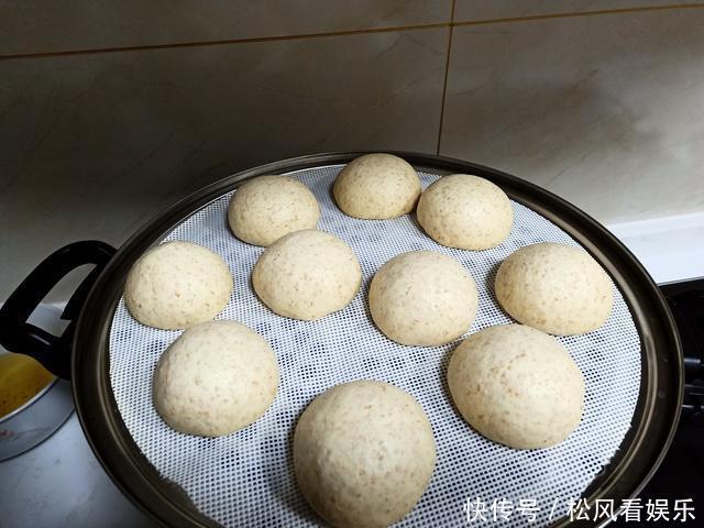  天天|天天宅家早餐不用愁，教你1招，5分钟就上桌，杂粮发面喷喷香