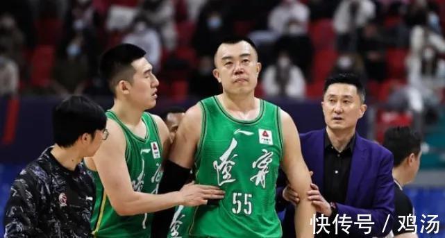 总决赛|胡明轩垫脚,威姆斯肘击,韩德君揍人!辽粤大战让CBA颜面尽失