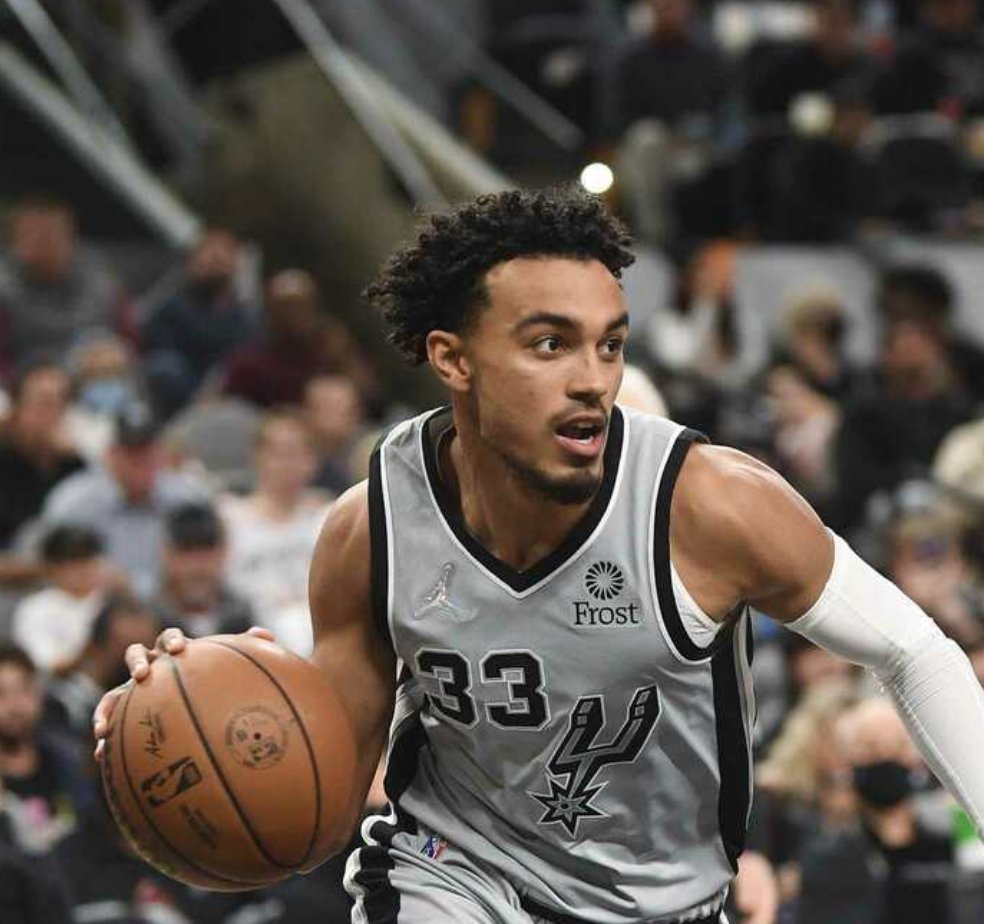 特雷-琼斯：我开始找到我的角色定位，感觉越来越舒服