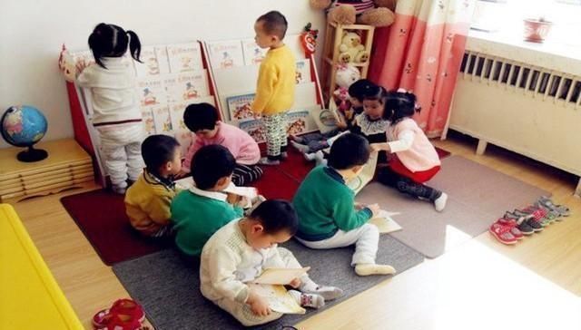 孩子|刚给女儿买的鞋就被穿别人脚上了,家长的话让幼师辞职,很无奈