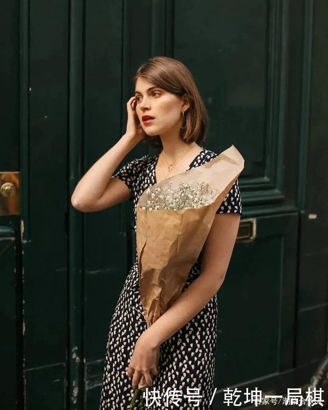 收下这份巨显脸小的「夏日法式发型」指南，时髦又好打理～