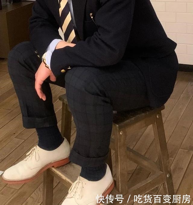 white 到底是什么人,敢穿白皮鞋!