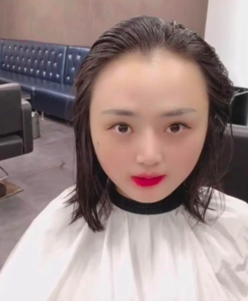 理发师 女子脸大被嘲笑,去理发店剪成“气质女神”,网友发型遮百丑!