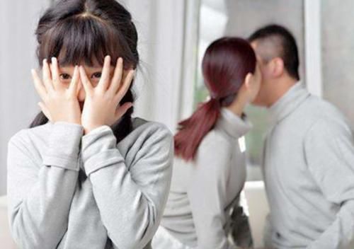 为什么你有“小翅膀”？女儿洗澡时问妈妈，妈妈这样解释