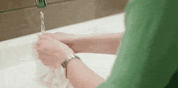 洗衣服直接倒洗衣液错，告诉你正确做法，洗完比新衣服还新