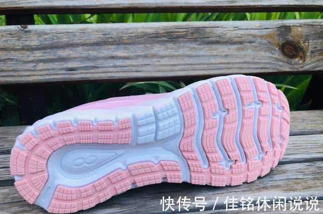 咕咚10k悦弹跑鞋 咕咚10k悦弹跑鞋初跑者首选,跑起步来倍感轻松、愉悦!