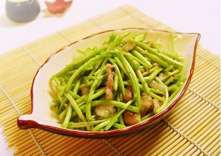 它被誉为“春蔬皇后”，口感清新,做法简单，味道棒棒哒！