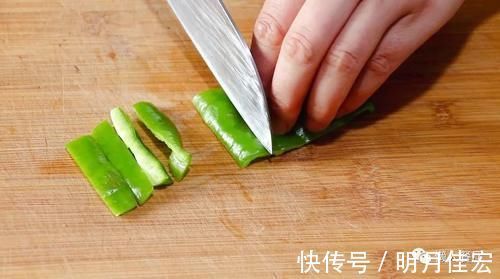 红烧|这种鱼10元一斤，比内脂豆腐还嫩，红烧着吃，鱼肉鲜嫩可口