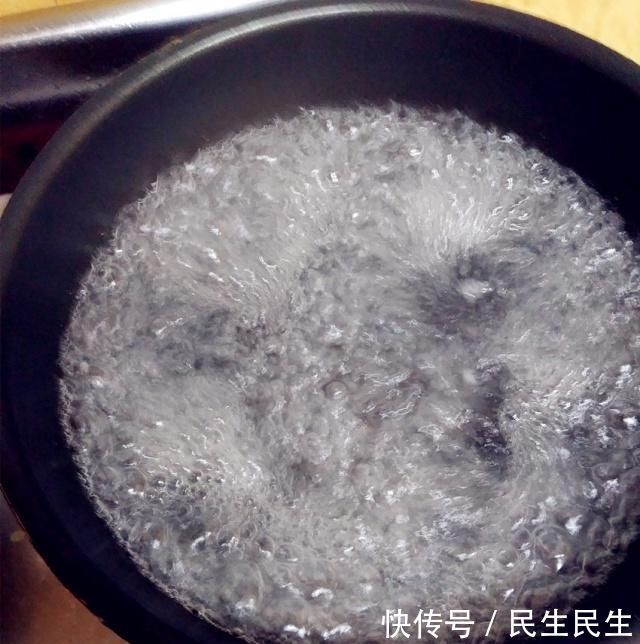 炝拌韭菜你吃过吗?不要韭菜炒鸡蛋,试试开胃下饭特简单的拌韭菜