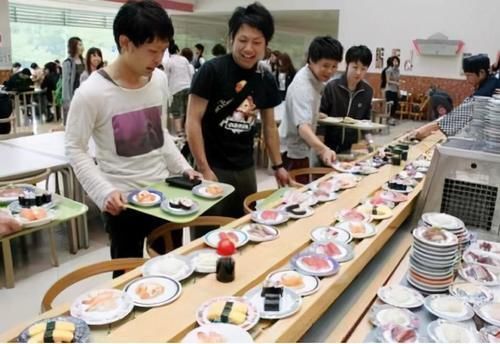 为啥大学食堂的饭菜“便宜又好吃”学姐说出原因,众人恍然大悟