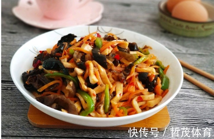 鱼香肉丝|它有“素食之王”的美誉,鲜嫩爽滑,吃着比肉香,人到中年要多吃