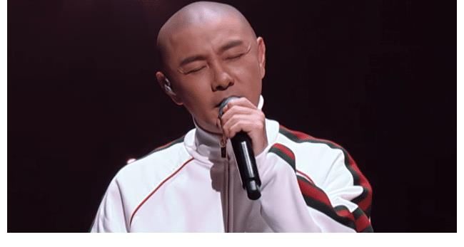 《追光吧》初舞台反响平平,张卫健独木难支,“皇族”已浮出水面