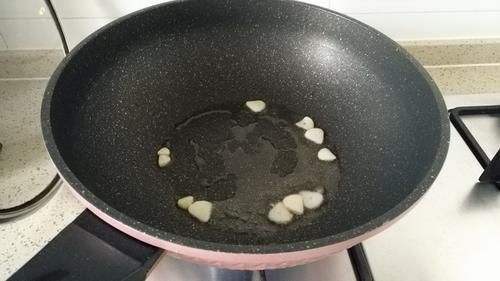 蔬菜中的补钙冠军，钙是虾肉3倍，比牛奶好吸收，冬天多给孩子吃