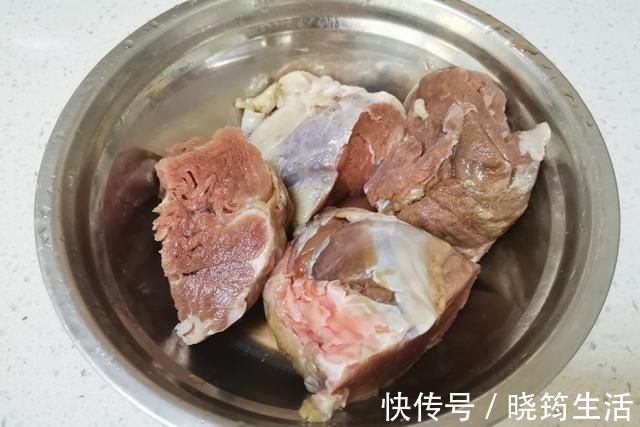 天冷了，吃牛羊肉不如吃它，贵也要舍得买，营养极高，滋补又解馋