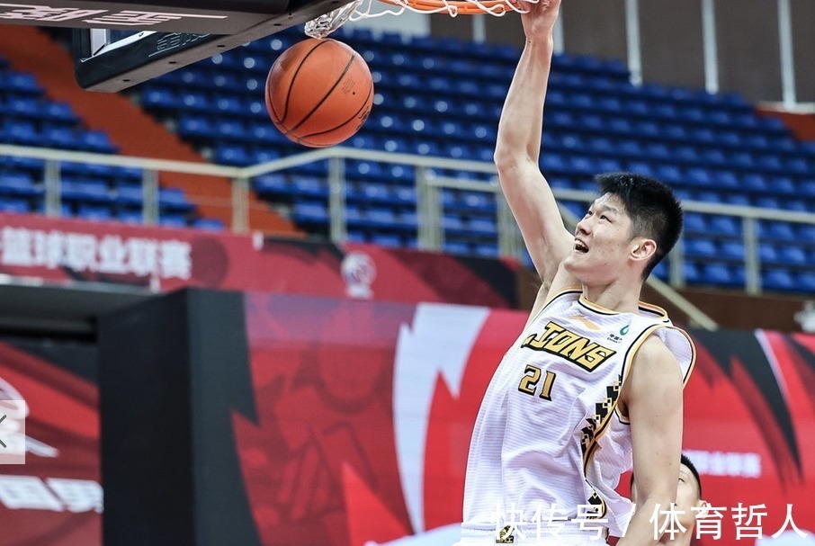 蜕变|17投16中砍下36分!CBA2米11内线悍将完成蜕变,未来看齐易建联