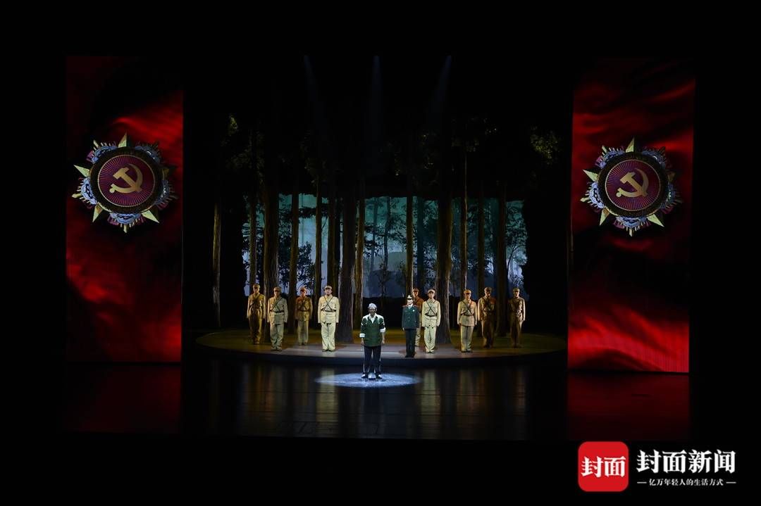 特等功臣|志愿军特等功臣柴云振故事被搬上舞台大型原创话剧《平凡英雄》在成都首演