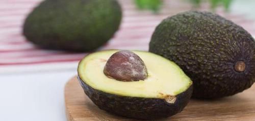 女人查出子宫肌瘤，若贪吃3物，可能会加速肌瘤生长，劝你管住嘴