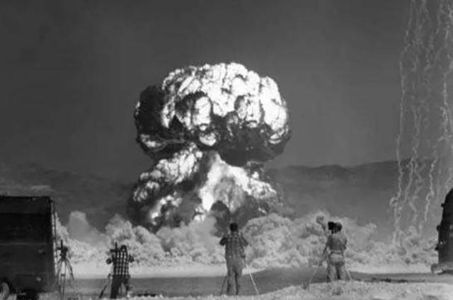 原子弹|被轰炸的广岛有多惨幸存者到处是行走的“鬼”,许多人被煮死