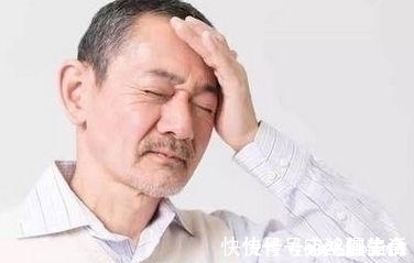 症状|血液粘稠的人，晨起后往往会有3个症状，如果你有要多喝1种水