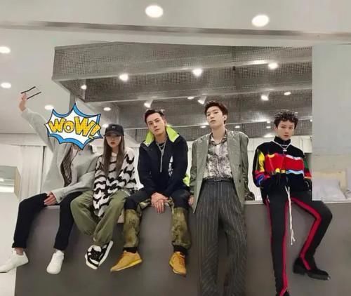 综艺 关系立显?刘雨昕带队友上综艺,全程和她黏在一起,却孤立孔雪儿