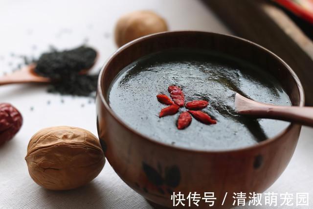 藕粉|建议儿女,这6种零食多给父母买一些,好吃不贵,对身体好