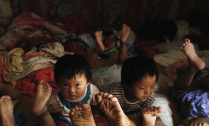 养活|29岁妈妈9年连生6个孩子,如今又怀孕,依靠丈夫3000元收入养活