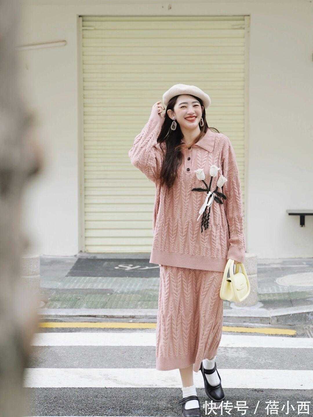 贝雷帽 初春别只知道穿卫衣,试试针织衫+半身裙的搭配,轻松美出新高度