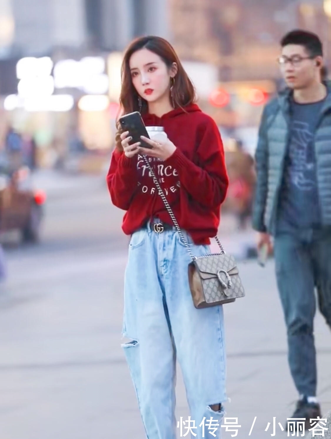 校草|建议学生党:卫衣下别搭小脚裤了,太普通!试试这么穿,迷倒校草