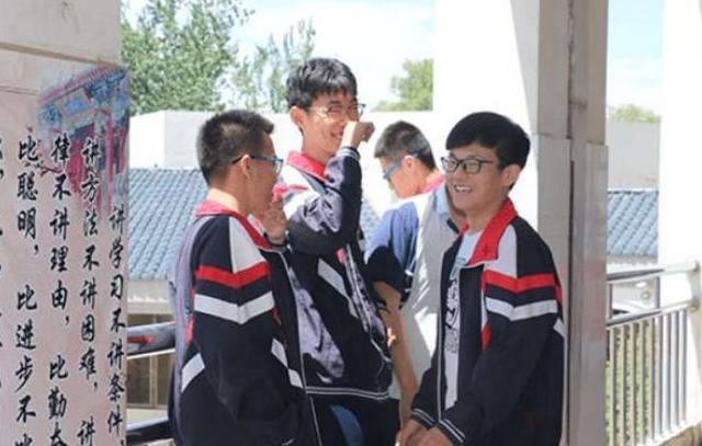 重名|学生因“名字简单”走红,笔画只有一笔,很少有人知道念什么