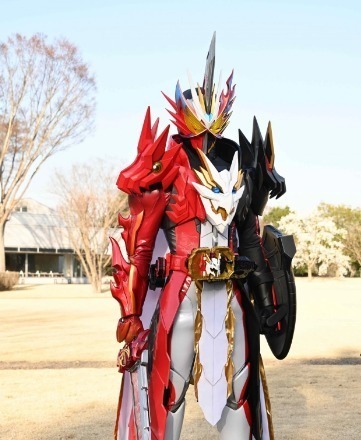 s假面骑士Saber的升级形态大分析,龙纹骑士战力崩坏,原始龙未尝一败