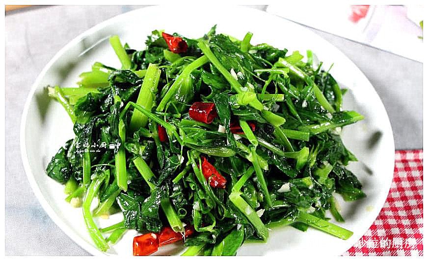 维生素e|少吃肉多吃此菜，5块钱1斤，排毒养肝，改善视力，熬夜者多吃好