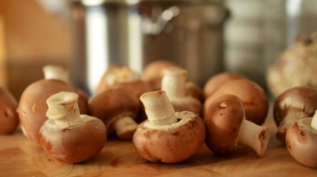 饱腹感|除了鸡胸肉，这12种食物也适合在减脂期吃！饱腹不易胖！