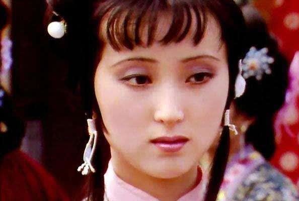 黛玉葬花#贾宝玉哄得黛玉破涕为笑,为什么不哄薛宝钗?