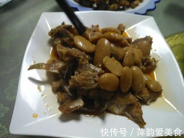 农村|和婆婆去农村吃满月酒,随礼500元,菜上桌后,抠门婆婆:亏大了