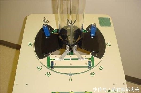 真相|网友看到婴孩被塞进这种“透明玻璃瓶”,有些气愤,得知真相点赞