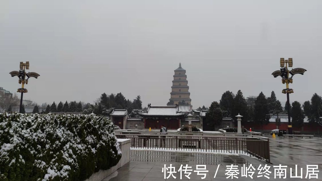 大唐|看惯了热闹与繁华,雪中别样的西安大雁塔和大唐不夜城,你见过吗,像极了唐朝