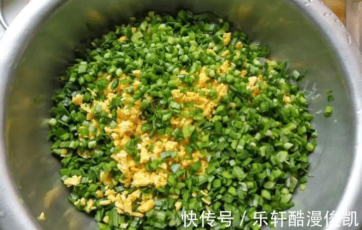 饺子|拌韭菜鸡蛋馅,只加3样料就够了,饺子做好鲜味足,吃着香