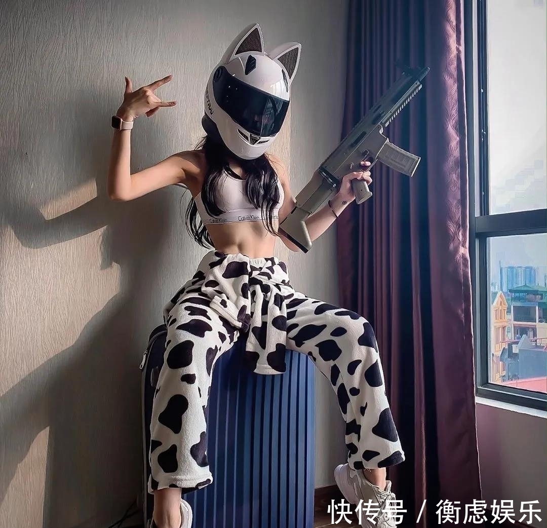 逆袭|“肥宅妹”健身逆袭成功,沙漏身材如何练出?