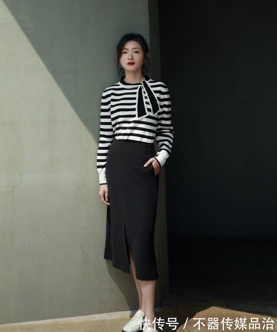 搭配 扔掉小白鞋吧!今年流行这双“鞋子”,搭裙子搭裤子都好看