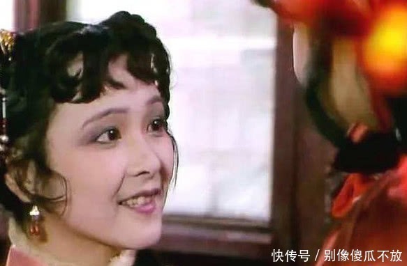 薛宝琴!薛宝琴的出现,让薛家母女丑态毕露,从此再也不敢迈进贾府半步