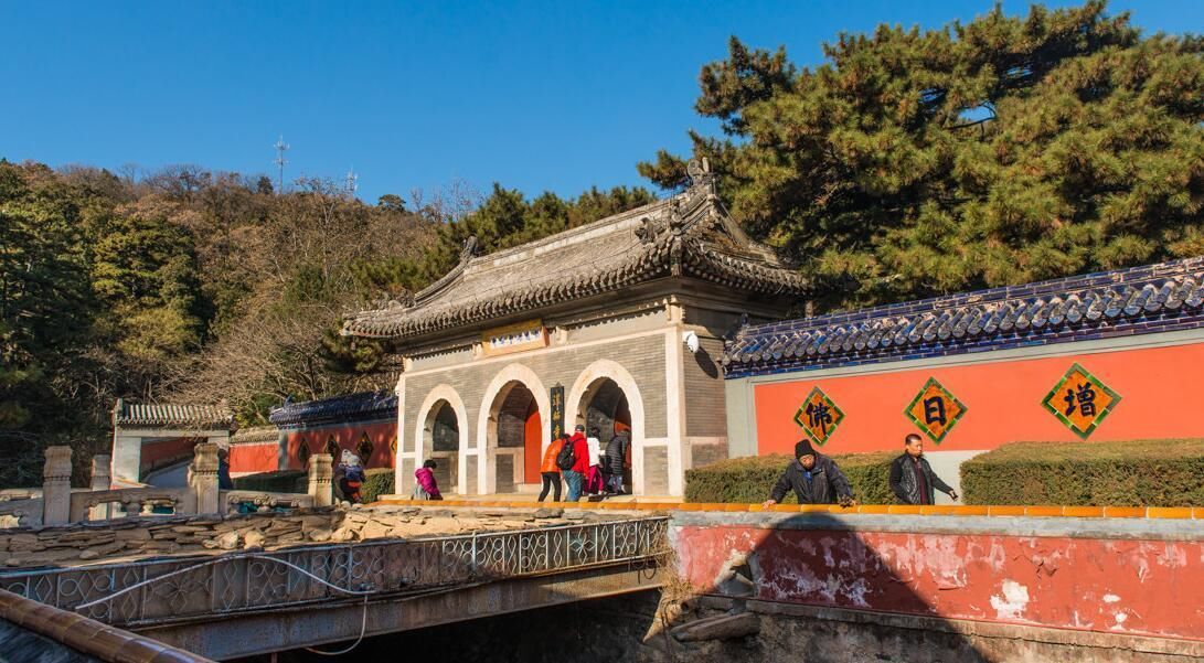 潭拓寺|京城最大皇家寺院，武警24小时把守于此，地位不一般