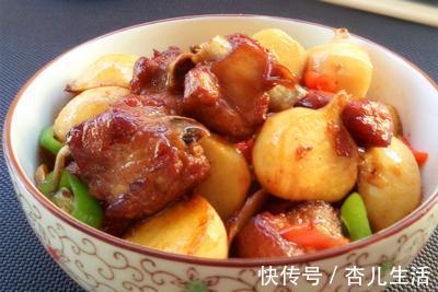 排骨|美食推荐：荷叶蒸鱼，煎鲅鱼，炒丝瓜，烧排骨的做法