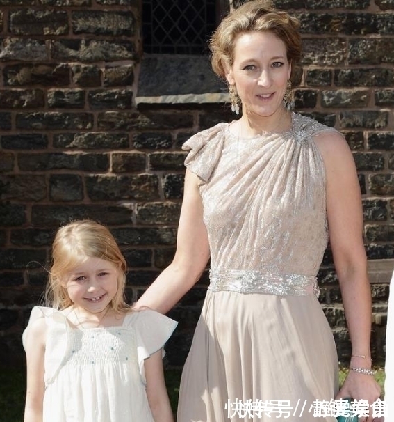 手镯 丹麦皇室首饰光彩夺目而奢华,唯有一款手镯虽普通,却是流传百年