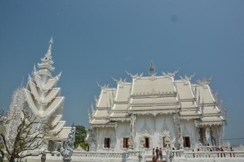 另类|金碧辉煌的泰国寺庙中的另类，泰北清莱的奇葩寺庙