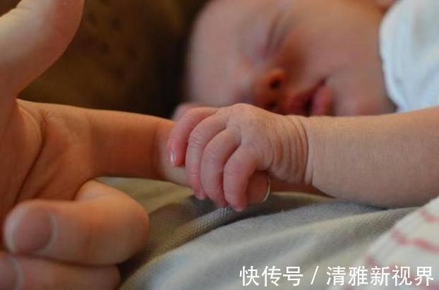 娘胎|宝宝有3个特征，说明在娘胎中过得“滋润”，你家孩子中几条