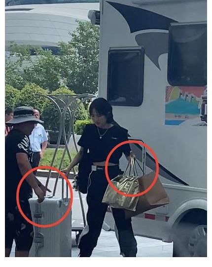 姚安娜|《中餐廳5》最近路透，周也龔俊再度同框，多位大咖加盟