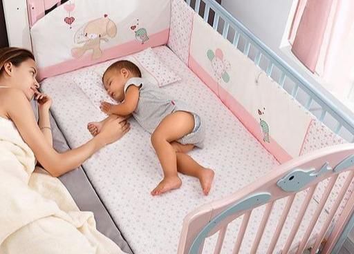 父母|“哄睡”方式千千万,这种容易伤宝宝大脑却用的最多,父母赶紧改